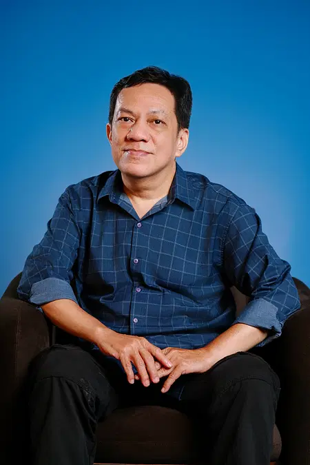 Trở Thành Dịch Giả Chuyên Nghiệp: Từ Đam Mê Đến Thành Công