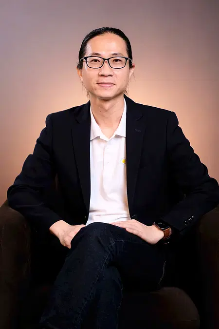 Chiến Lược Lãnh Đạo Thời AI: Tư Duy và Công Cụ Chuyển Đổi